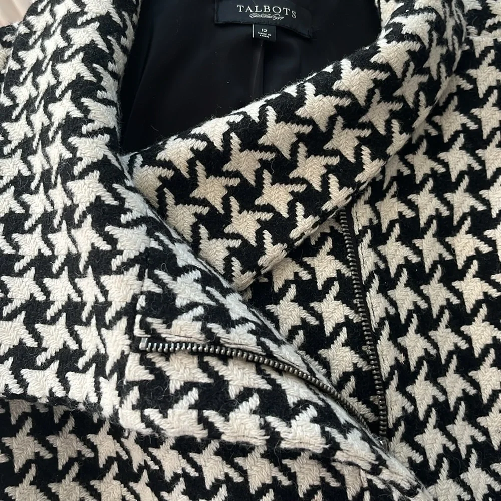 SALE🎁Talbots black and off white wool jacket/blazer in size 12. Very chic. - Picture 7 of 14
